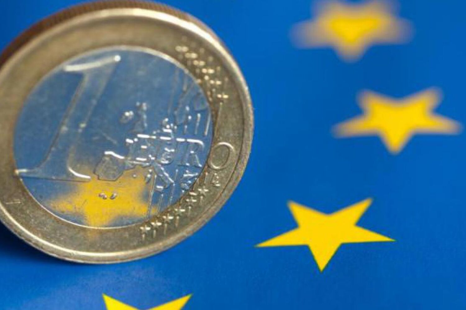 euro munt op logo EU