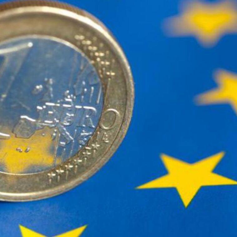euro munt op logo EU