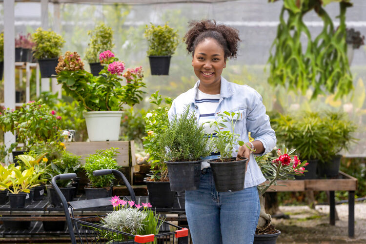 vrouw-met-planten