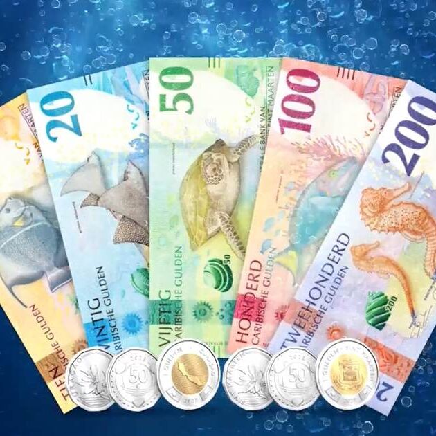De Caribische gulden, bankbiljetten en munten.
