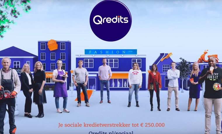 mensen voor geanimeerde huizen