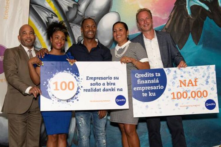Qredits Curacao viert 100ste krediet