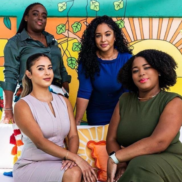 qredits medewerkers op sint maarten