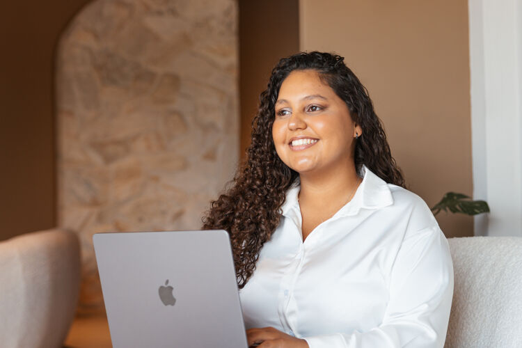 vrouw-met-laptop