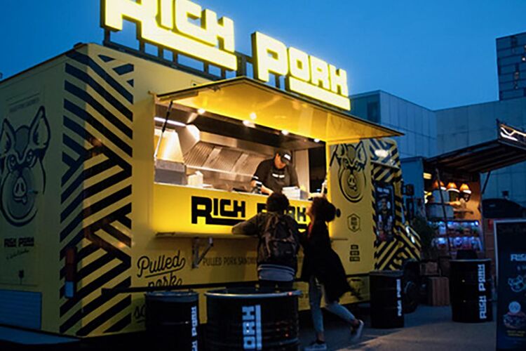 Rich Pork Kraam
