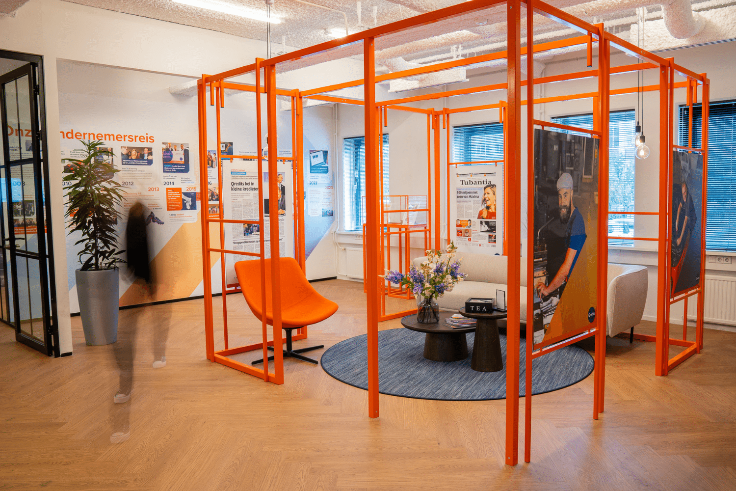Receptie Qredits met oranje balken 