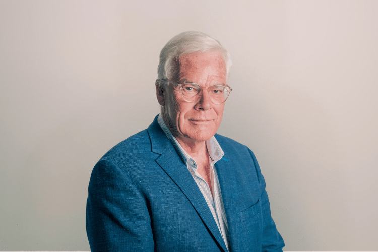 medewerker Qredits Pim van Ballekom man in blauw jasje met bril