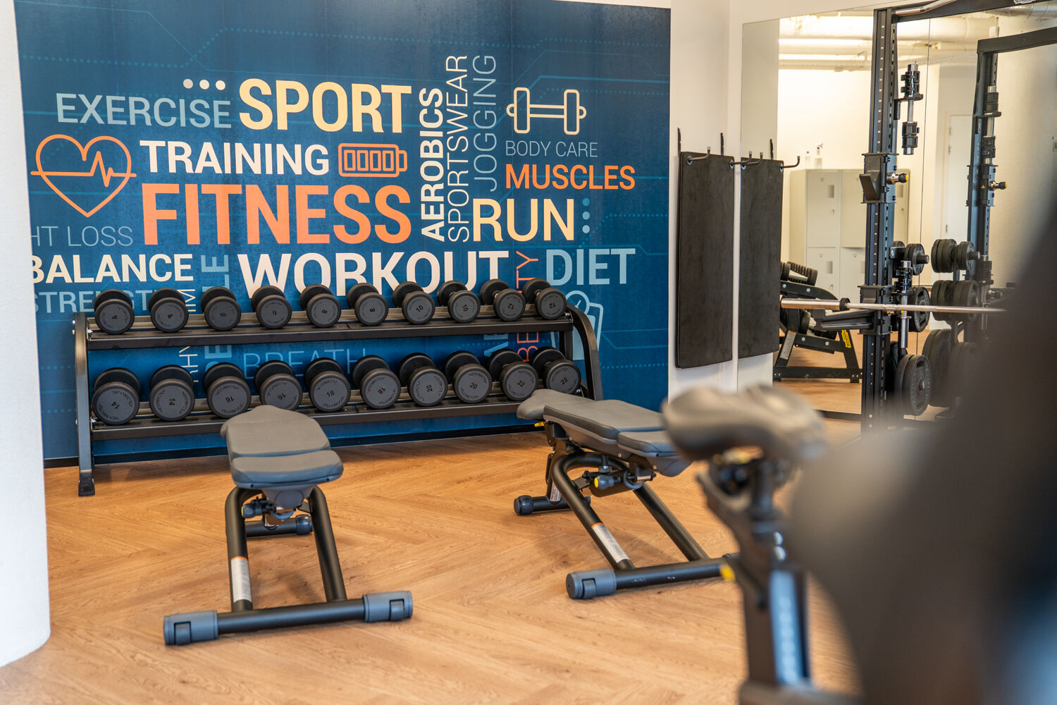 Sportschool met apparaturen.