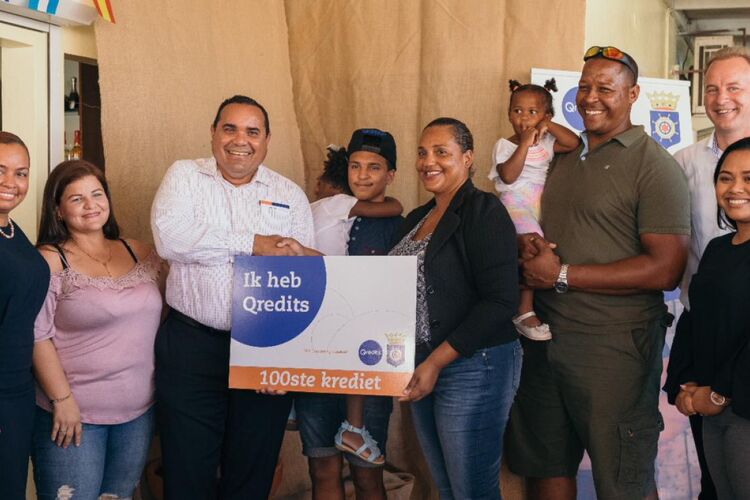 Qredits verstrekt 100ste microkrediet op Bonaire